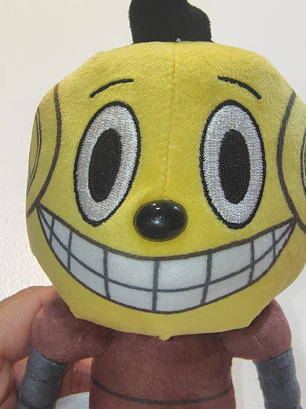 The Electric State Cosmo Plush & Figures Set - Yellow/Brown